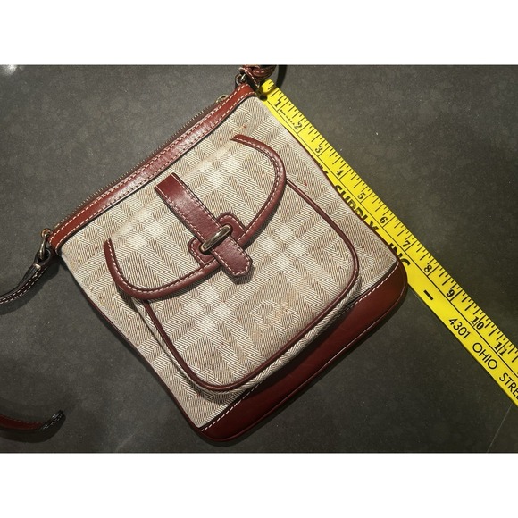 Dooney & Bourke Letter Carrier Bag Monogrammed Crossbody Purse Canvas & Leather - Picture 13 of 16